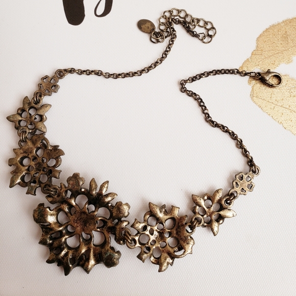 A beautiful bronze necklace with a classic and antique style - Picture 9 of 10